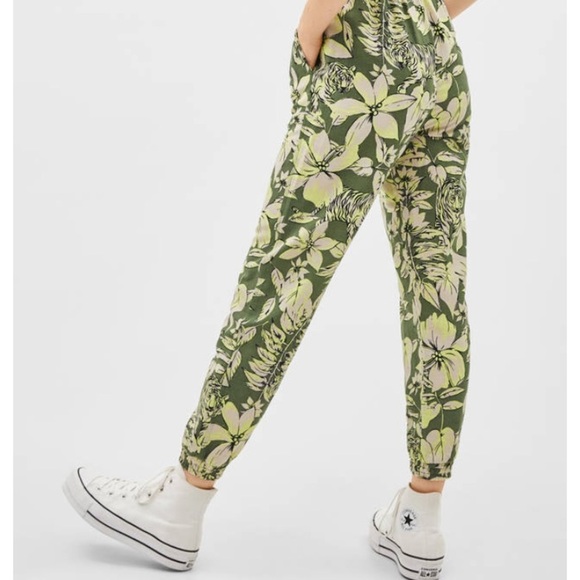 NWT! BERSHKA size L tropical tiger print jogger pants - Picture 2 of 11